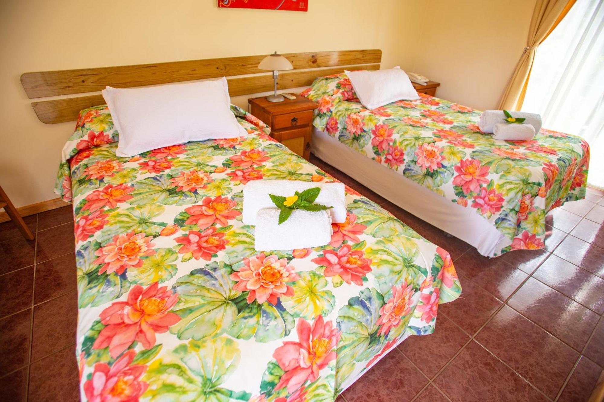 Hostal Uruhao Hanga Roa Zewnętrze zdjęcie